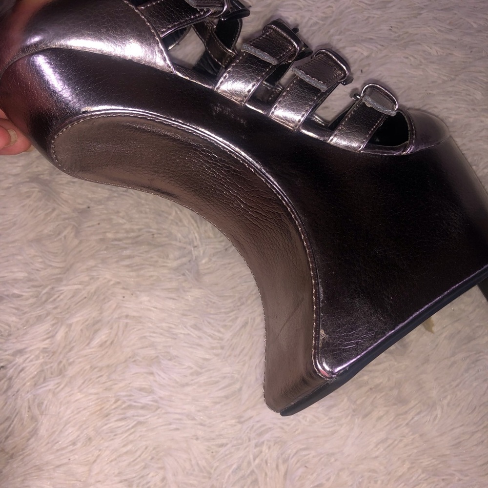 Forever 21 Heel-less shoes - Picture 4 of 12